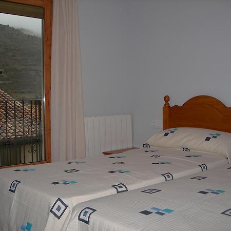 Apartamentos Turisticos Rosario Camarena de la Sierra Bagian luar foto