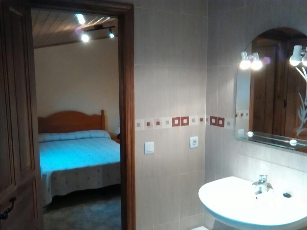 Apartamentos Turisticos Rosario Camarena de la Sierra Ruang foto