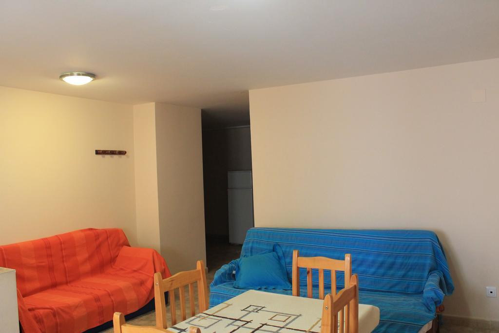 Apartamentos Turisticos Rosario Camarena de la Sierra Ruang foto