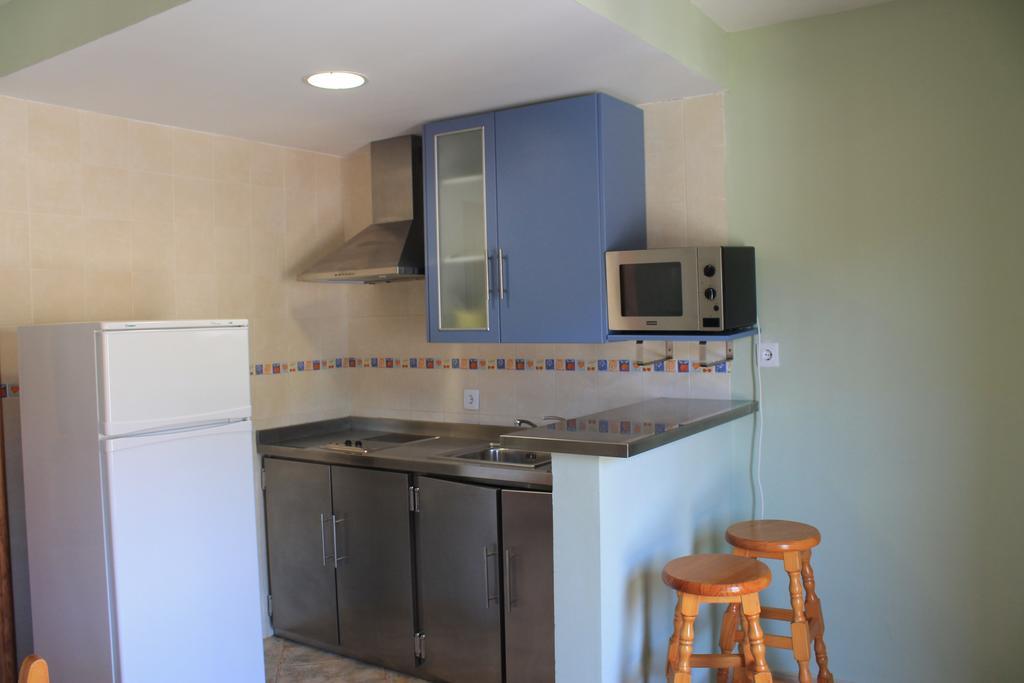 Apartamentos Turisticos Rosario Camarena de la Sierra Ruang foto